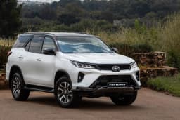 Toyota Fortuner 3