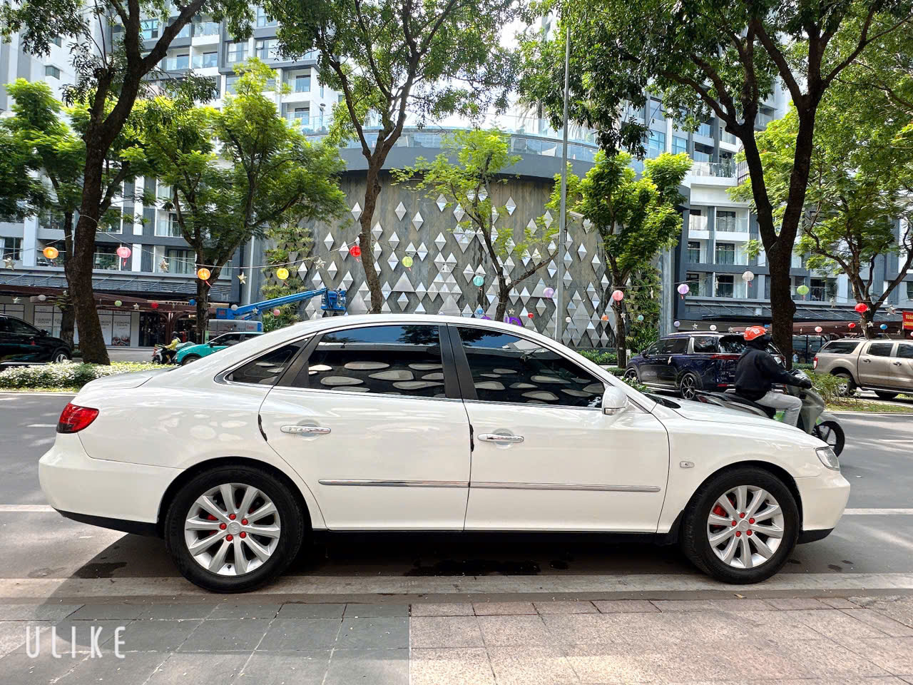 Hyundai Azera Limited  3