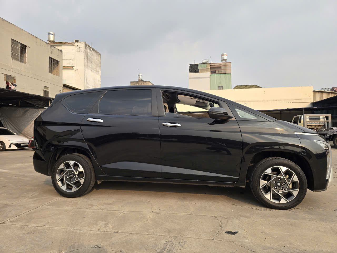 Hyundai Stargazer 2022 3