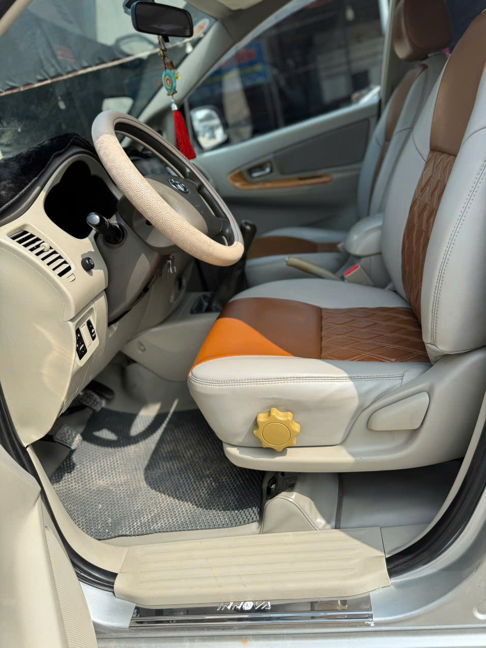 Toyota Innova 2011 7