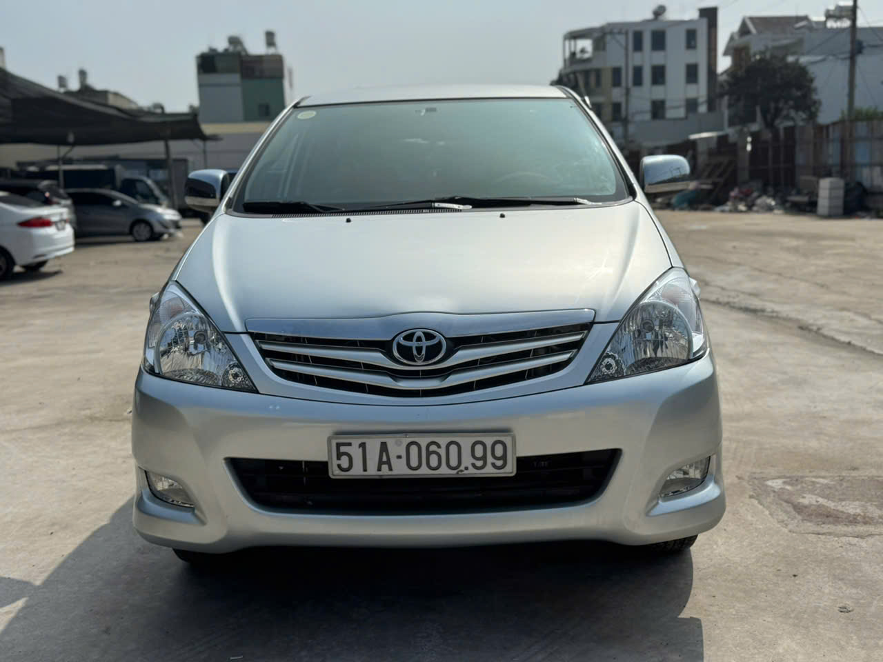Toyota Innova 2011