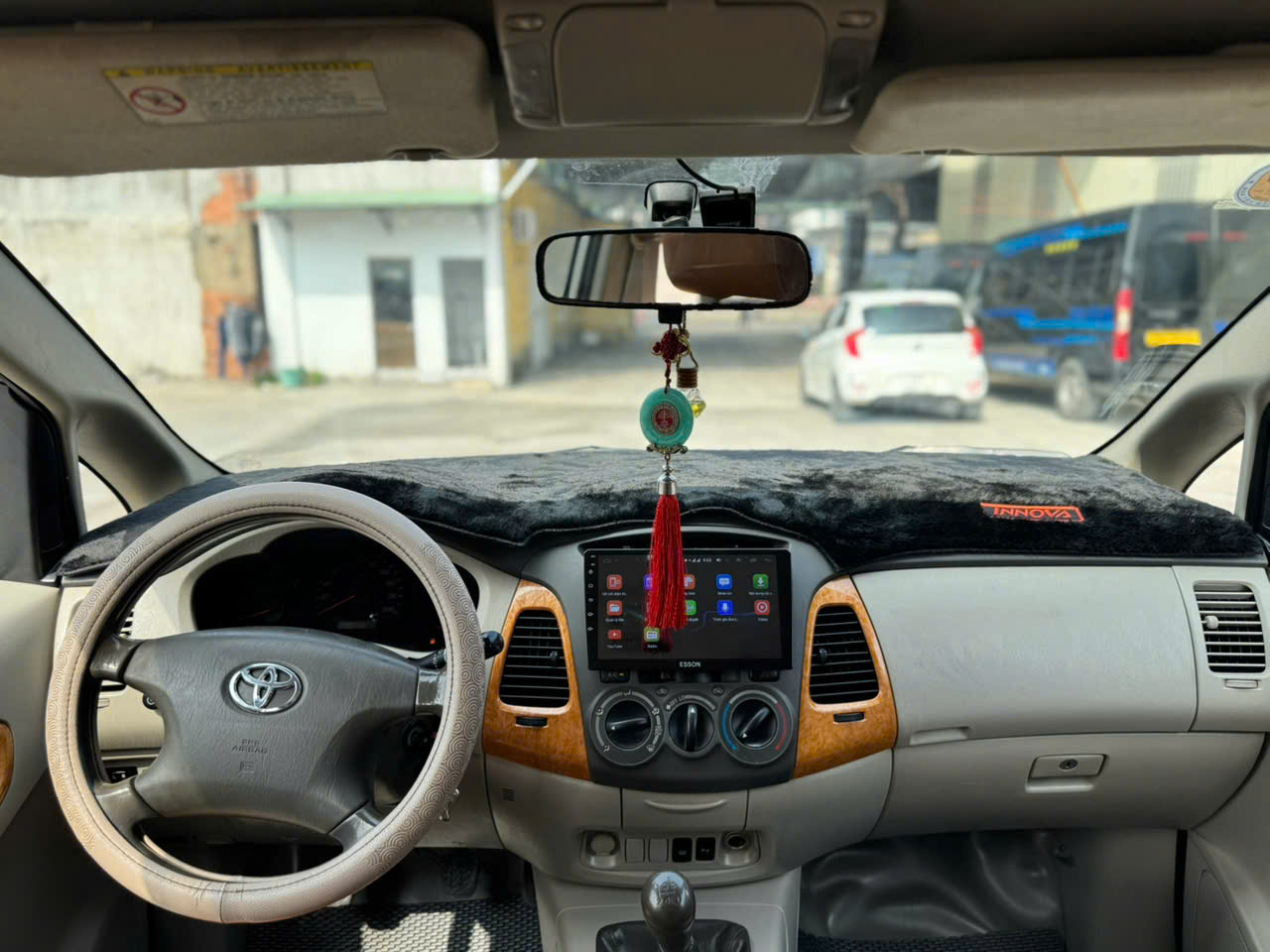 Toyota Innova 2011 6