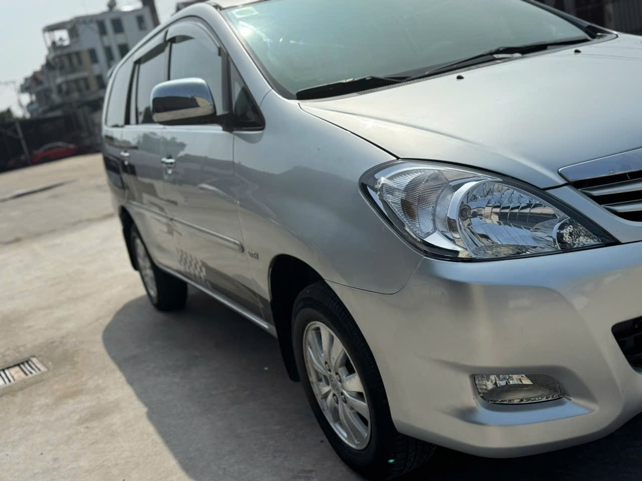 Toyota Innova 2011 2