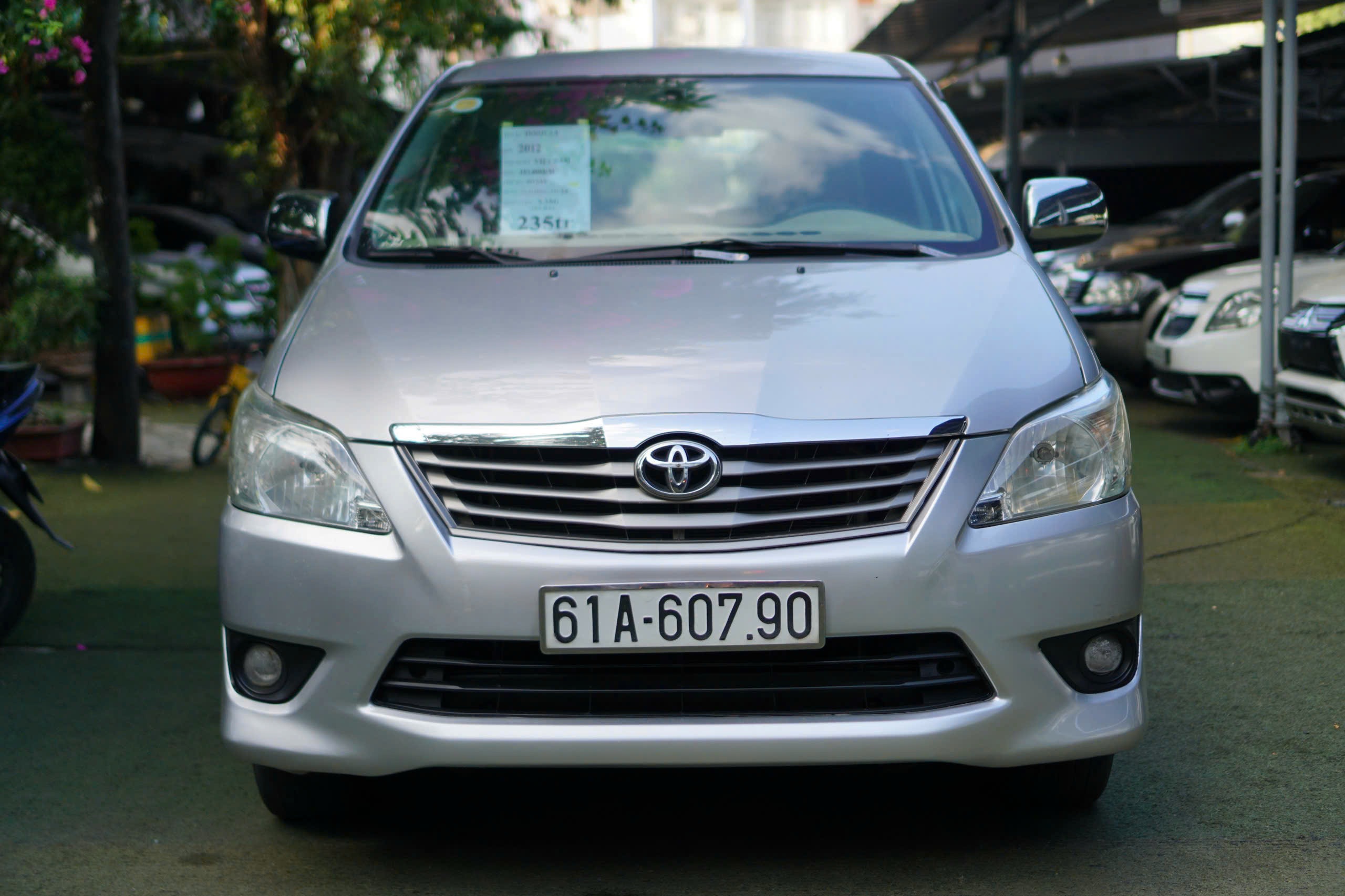 Toyota Innova E 2012