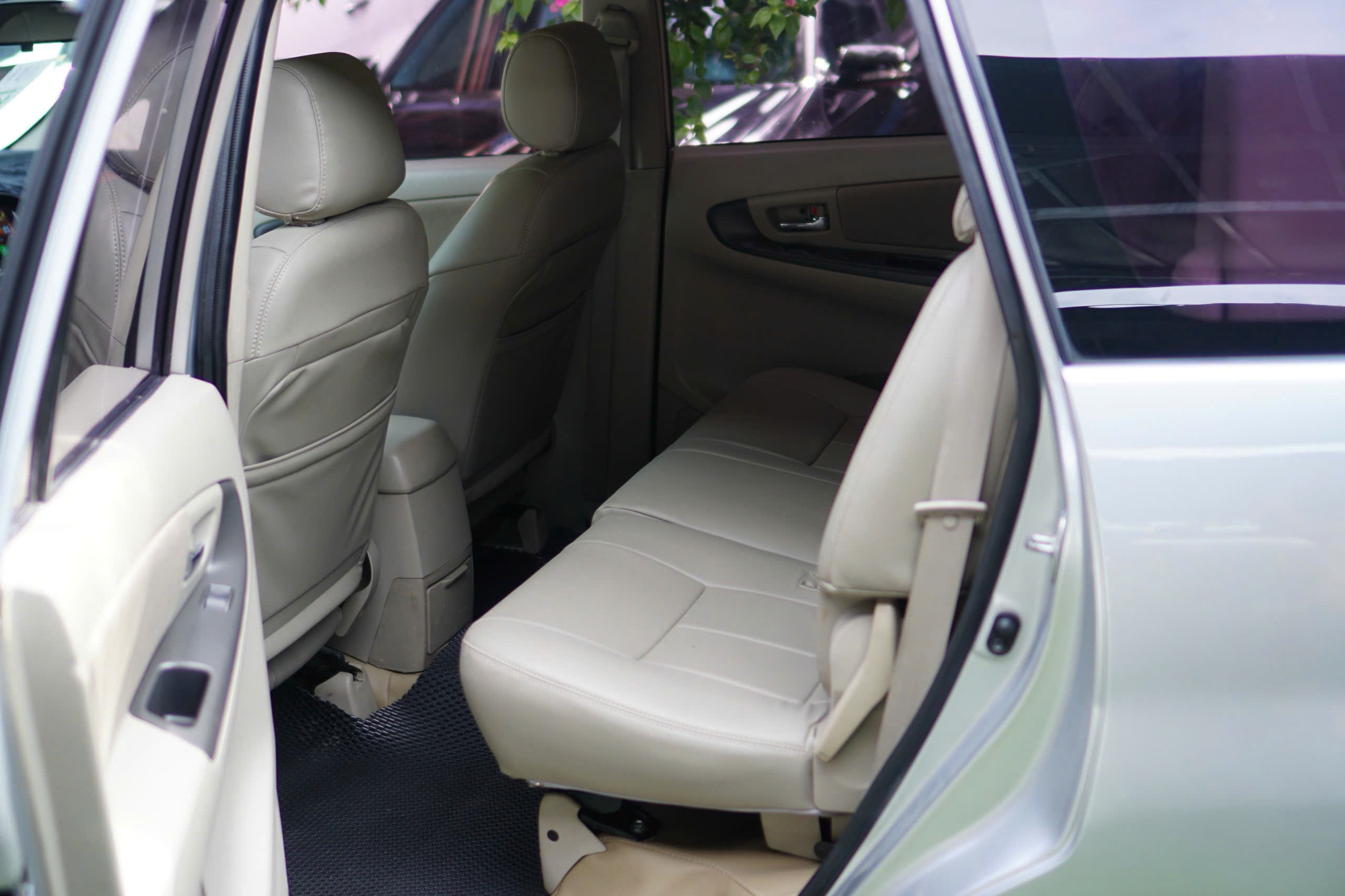 Toyota Innova 2016 7